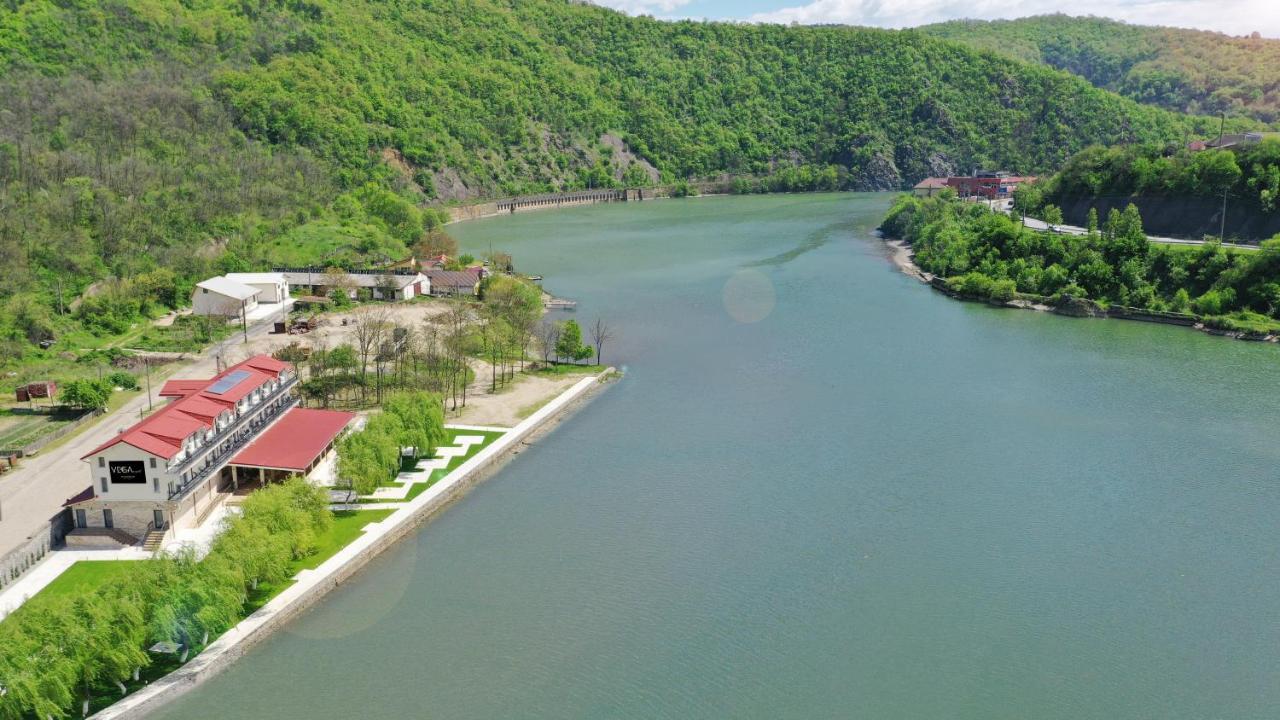 Orşova Vega Resort Restaurant & Lodge מראה חיצוני תמונה