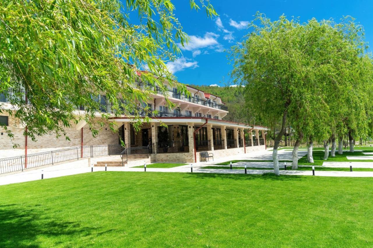 Orşova Vega Resort Restaurant & Lodge מראה חיצוני תמונה