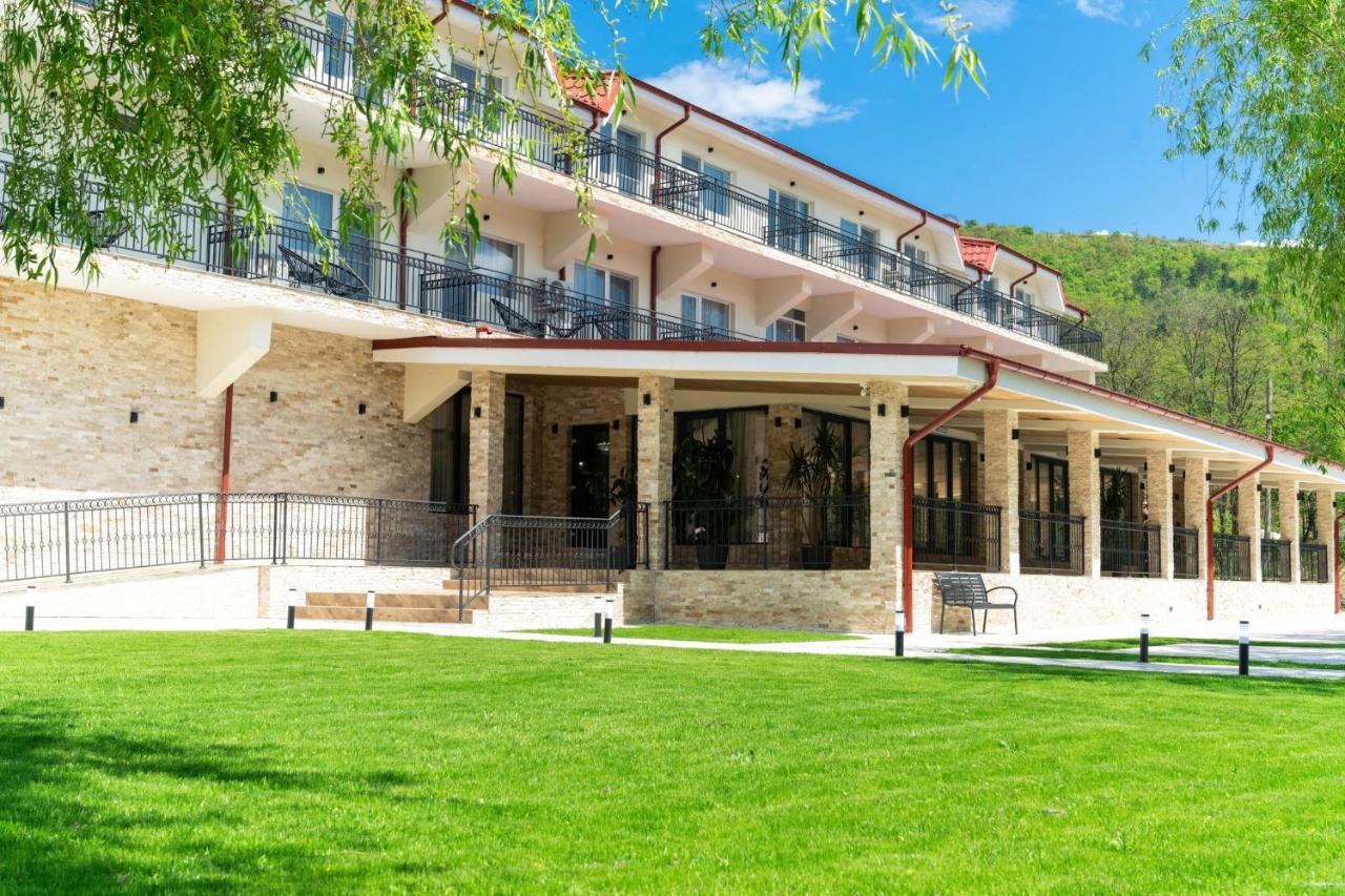 Orşova Vega Resort Restaurant & Lodge מראה חיצוני תמונה