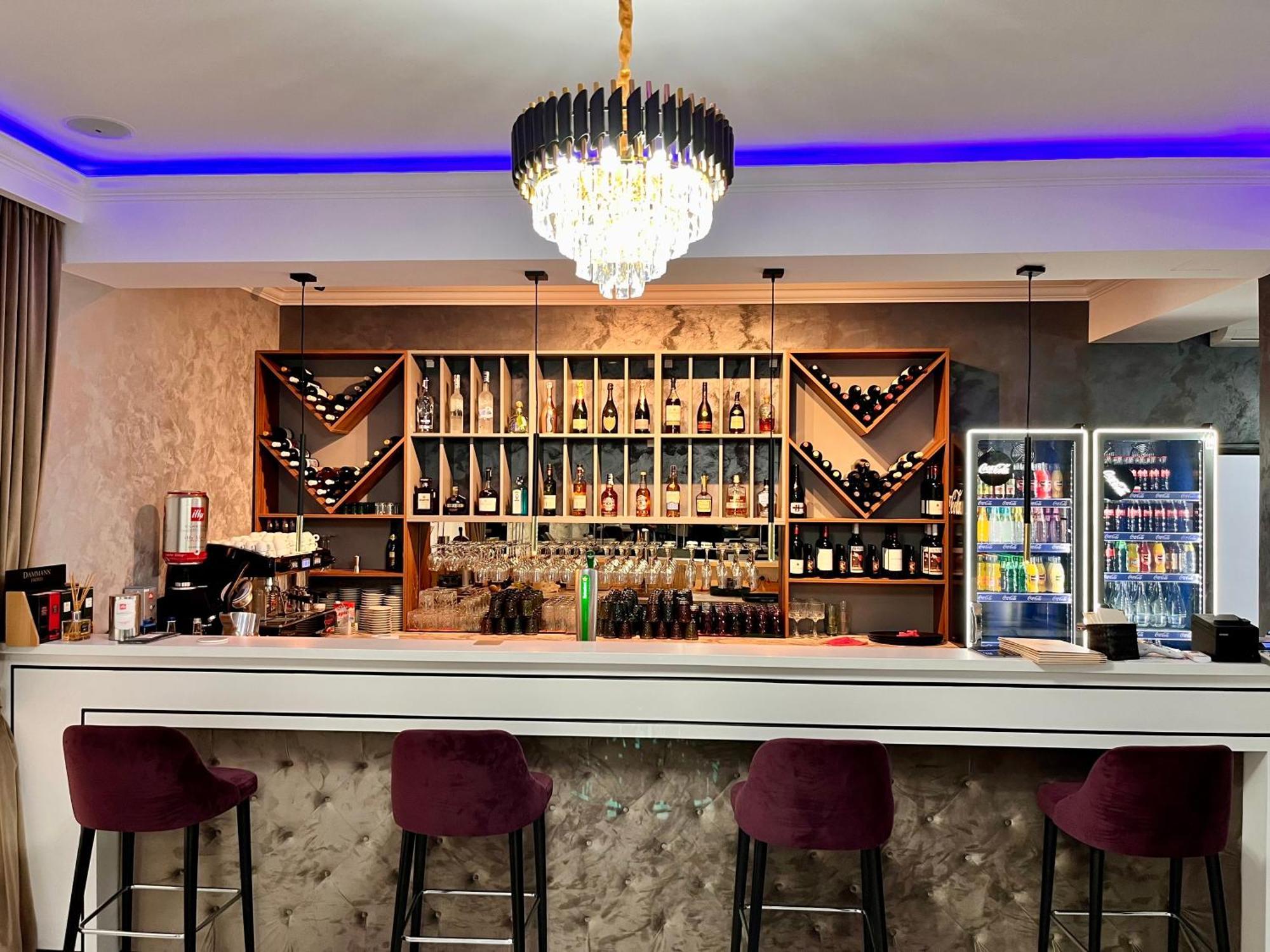 Orşova Vega Resort Restaurant & Lodge מראה חיצוני תמונה