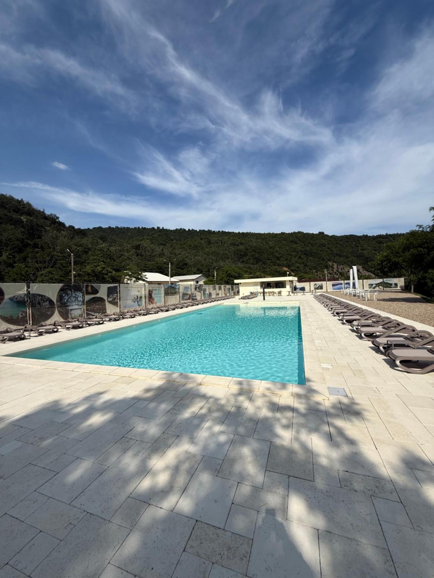 Orşova Vega Resort Restaurant & Lodge מראה חיצוני תמונה