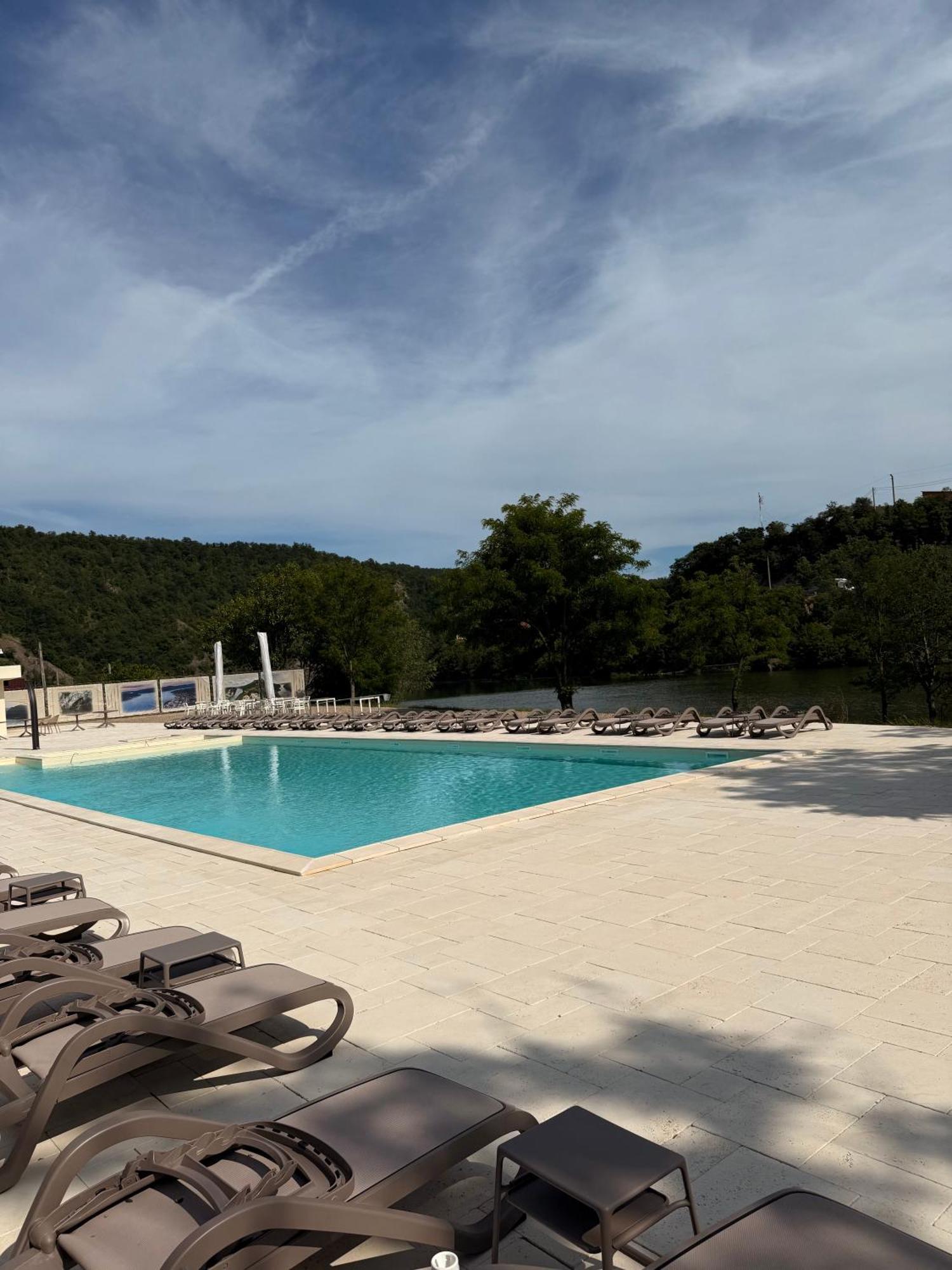 Orşova Vega Resort Restaurant & Lodge מראה חיצוני תמונה